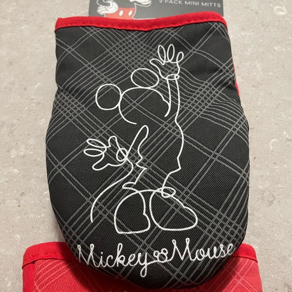 Disney Mickey & Minnie Mouse, His & Hers Mini Oven Mitts - NWT - Picture 2 of 5